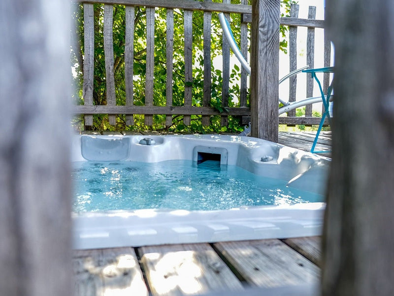 Domaine de Pech et Lafon - Cabane Spa Daims - Love’nSpa - weekend en amoureux, love rooms avec spa ou jacuzzi privatif3 de Domaine de Pech et Lafon - Cabane Spa Daims
