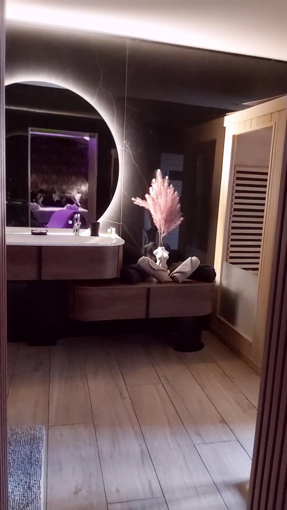 Domaine du Sauge - Love Room - Love’nSpa - weekend en amoureux, love rooms avec spa ou jacuzzi privatif10 de Domaine du Sauge - Love Room