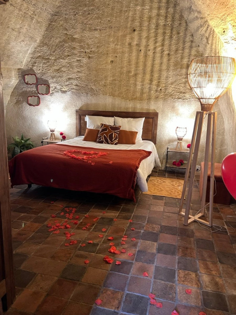 EntreNous Au Troglo - Love’nSpa - weekend en amoureux, love rooms avec spa ou jacuzzi privatif1 de Entre Nous Au Troglo