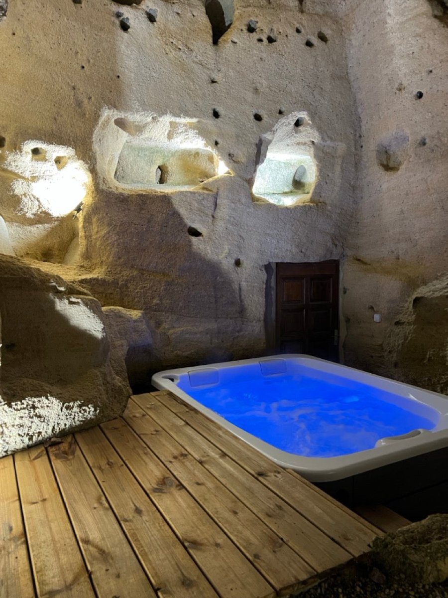 EntreNous Au Troglo - Love’nSpa - weekend en amoureux, love rooms avec spa ou jacuzzi privatif6 de Entre Nous Au Troglo