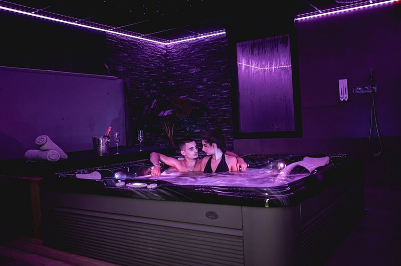 Espace évasion Love Room - Love’nSpa - weekend en amoureux, love rooms avec spa ou jacuzzi privatif1 de Espace évasions - Le Loft Love