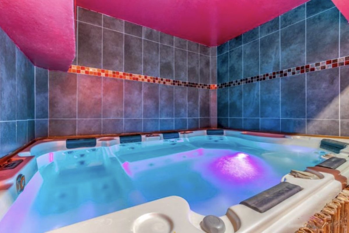 EVASION DUO - Suite Les Grenadines - Love’nSpa - weekend en amoureux, love rooms avec spa ou jacuzzi privatifEVASION DUO - Suite Les Grenadines