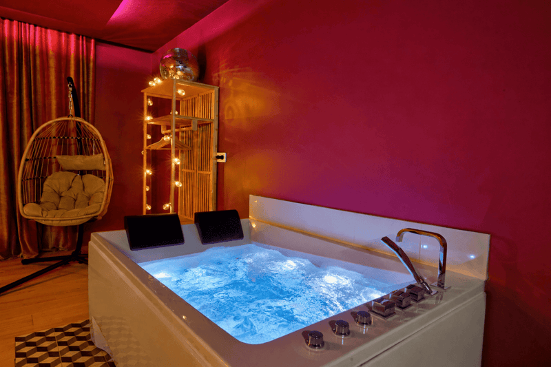 Expérience XXL balnéo et sauna premium - Love’nSpa - weekend en amoureux, love rooms avec spa ou jacuzzi privatif1 de Expérience XXL balnéo et sauna premium