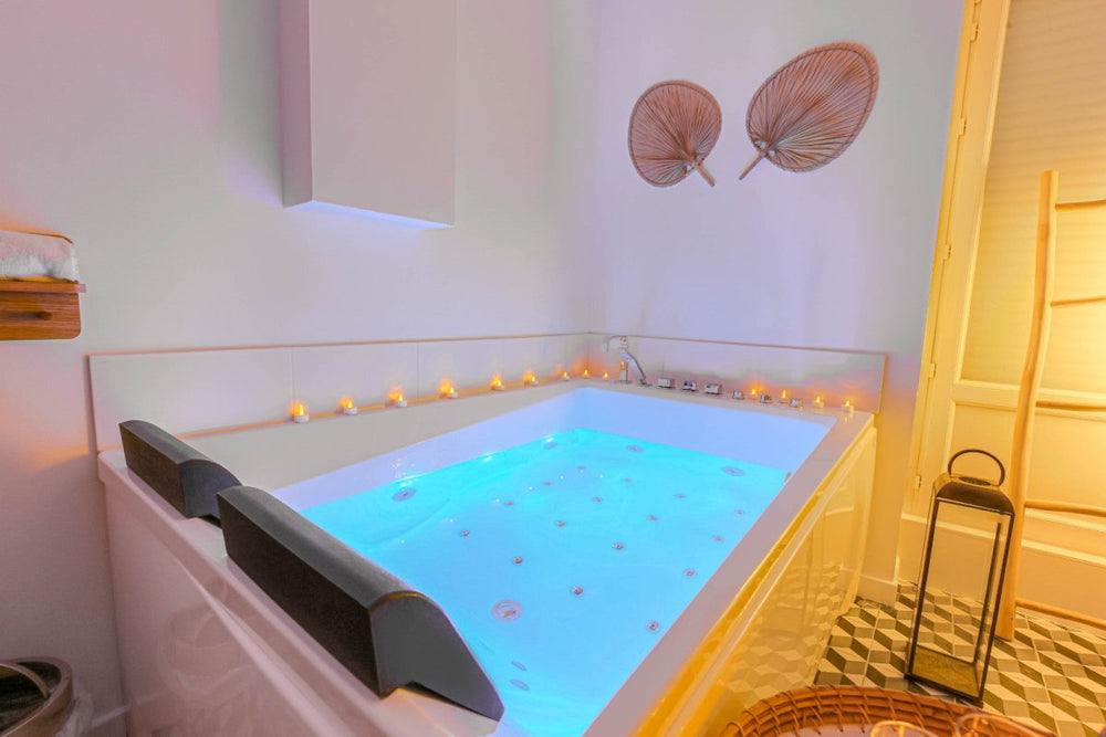 Expérience XXL balnéo et table de massage - Love’nSpa - weekend en amoureux, love rooms avec spa ou jacuzzi privatif12 de Expérience XXL balnéo et table de massage