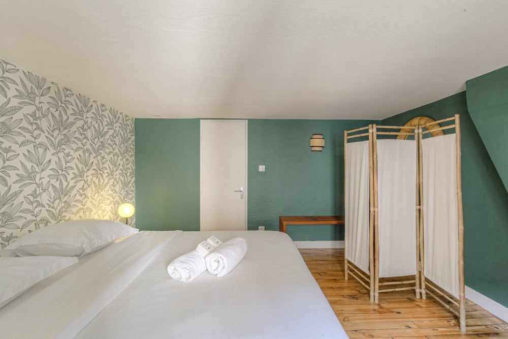 Expérience XXL balnéo et table de massage - Love’nSpa - weekend en amoureux, love rooms avec spa ou jacuzzi privatif3 de Expérience XXL balnéo et table de massage