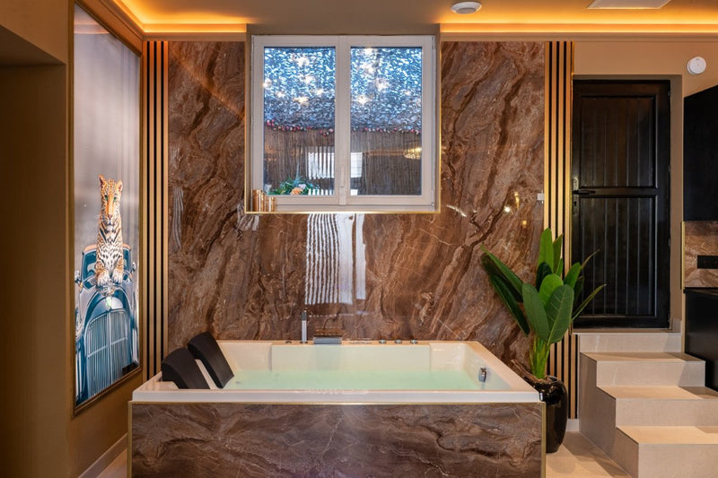 Félins - Love’nSpa - weekend en amoureux, love rooms avec spa ou jacuzzi privatif3 de Félins