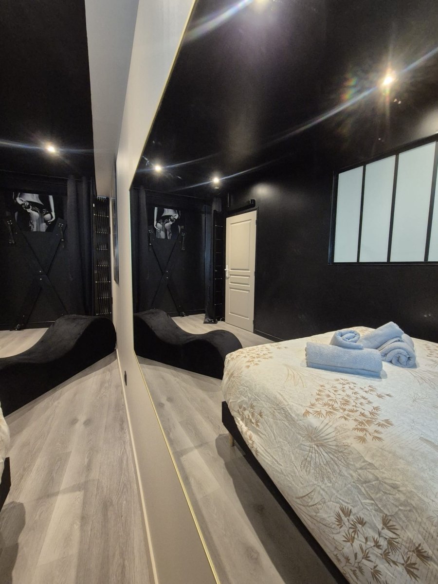 FER RÊVER 63 - Spa Thiers - LOVE ROOM Auvergne - Love’nSpa - weekend en amoureux, love rooms avec spa ou jacuzzi privatif10 de FER RÊVER 63 - Spa Thiers - LOVE ROOM Auvergne