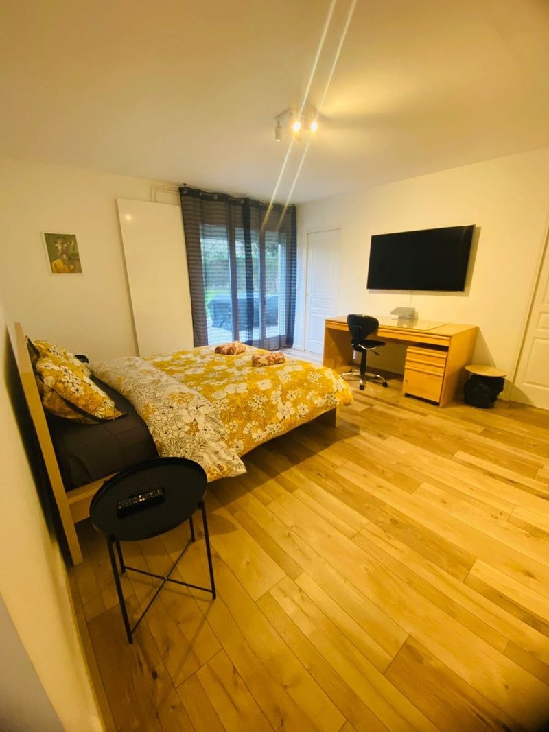 Girafe Love Room - Love’nSpa - weekend en amoureux, love rooms avec spa ou jacuzzi privatif4 de Girafe Love Room