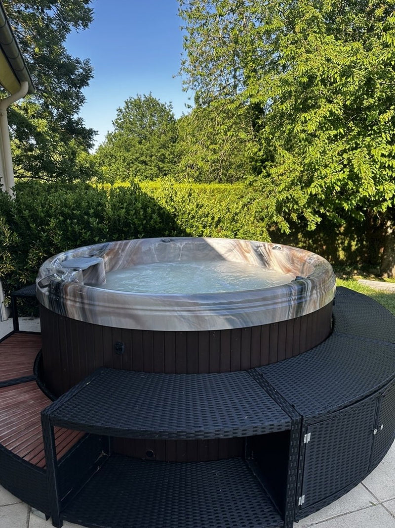 Girafe Love Room - Love’nSpa - weekend en amoureux, love rooms avec spa ou jacuzzi privatif2 de Girafe Love Room
