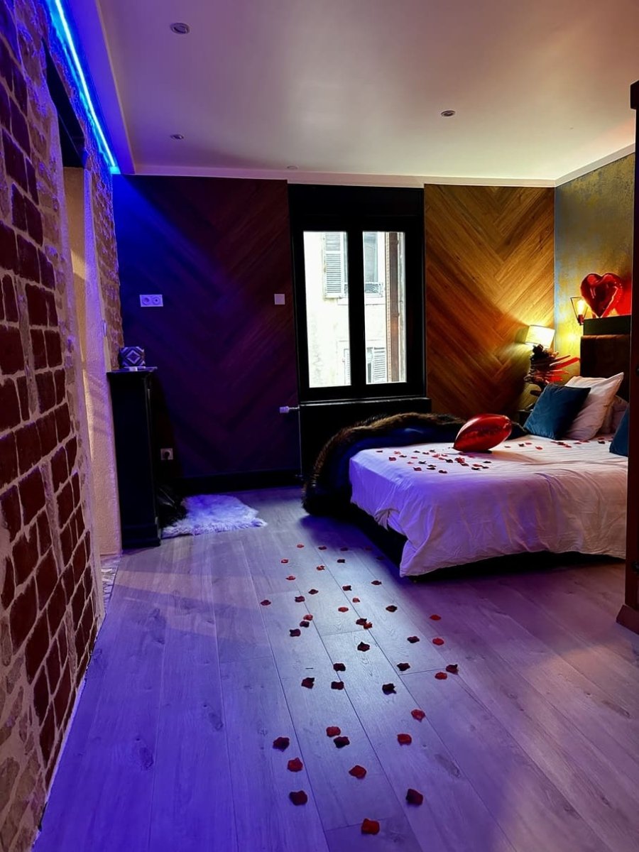 GLAM’APPART CHALET - Love’nSpa - weekend en amoureux, love rooms avec spa ou jacuzzi privatif8 de GLAM’APPART CHALET
