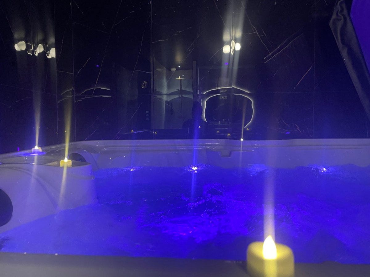 Insolite Escapade Pacy - Love’nSpa - weekend en amoureux, love rooms avec spa ou jacuzzi privatifInsolite Escapade Pacy