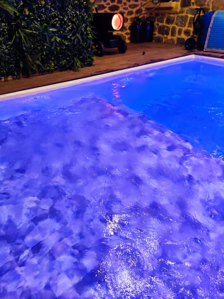 Jacuzzi XXL+ Charme et Caractères de campagne - Love’nSpa - weekend en amoureux, love rooms avec spa ou jacuzzi privatif17 de Jacuzzi XXL+ Charme et Caractères de campagne