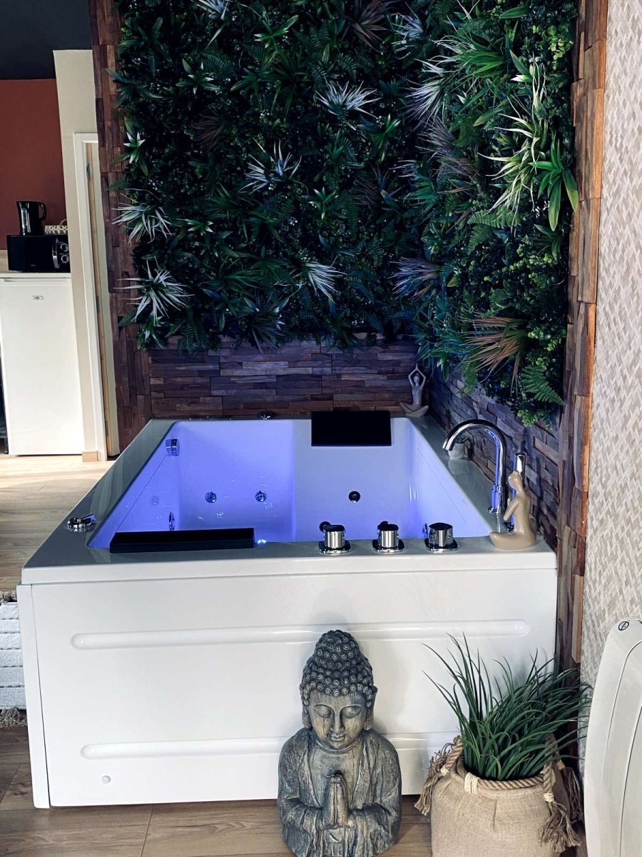 Jardin d'Eden, HORS DU TEMPS - Love’nSpa - weekend en amoureux, love rooms avec spa ou jacuzzi privatif2 de Jardin d'Eden, HORS DU TEMPS