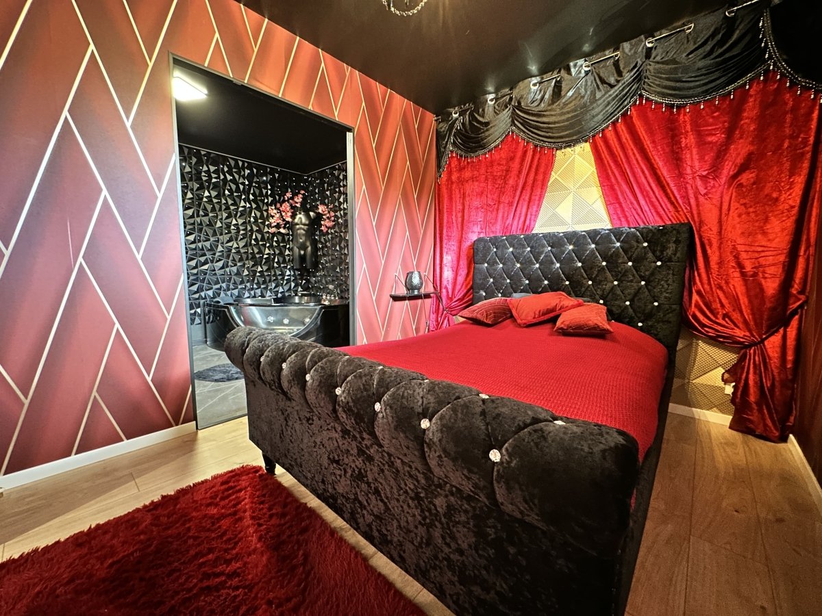 Jeux D'amour - Love’nSpa - weekend en amoureux, love rooms avec spa ou jacuzzi privatifJeux D'amour