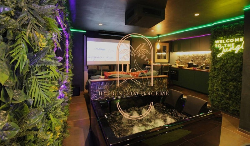Jungle Hyères Love Room - Love’nSpa - weekend en amoureux, love rooms avec spa ou jacuzzi privatif3 de Jungle Hyères Love Room