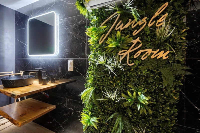 JUNGLE ROOM - Love’nSpa - weekend en amoureux, love rooms avec spa ou jacuzzi privatif1 de JUNGLE ROOM