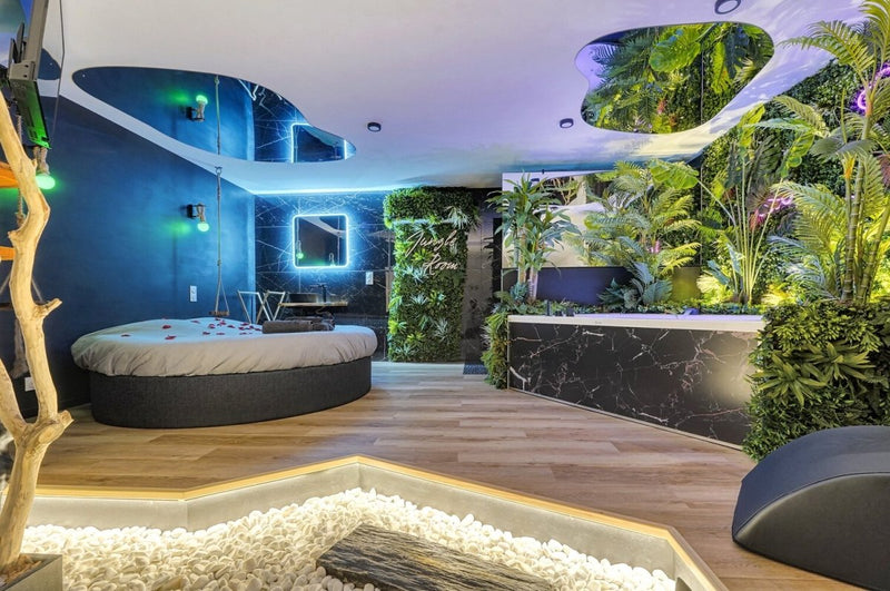 JUNGLE ROOM - Love’nSpa - weekend en amoureux, love rooms avec spa ou jacuzzi privatif4 de JUNGLE ROOM