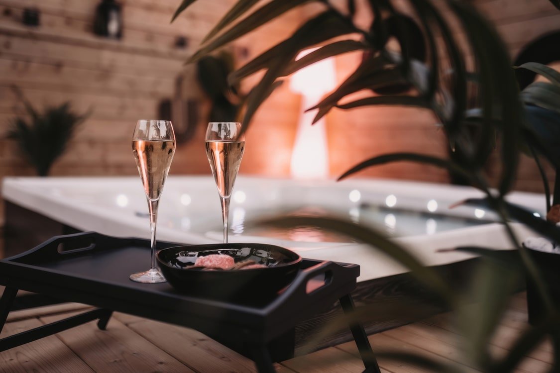 L' impasse des secrets - Love’nSpa - weekend en amoureux, love rooms avec spa ou jacuzzi privatifL' impasse des secrets