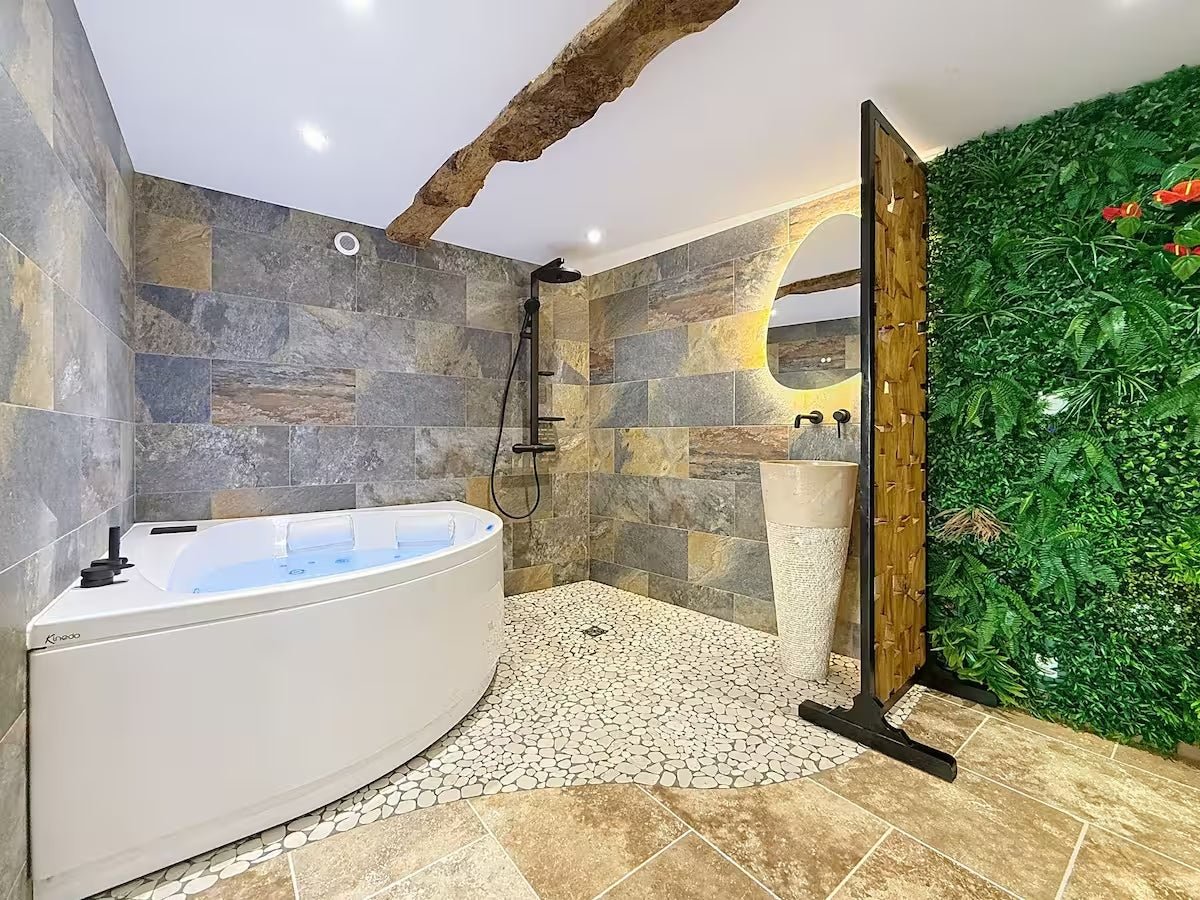 La Balinaise - Love’nSpa - weekend en amoureux, love rooms avec spa ou jacuzzi privatifLa Balinaise