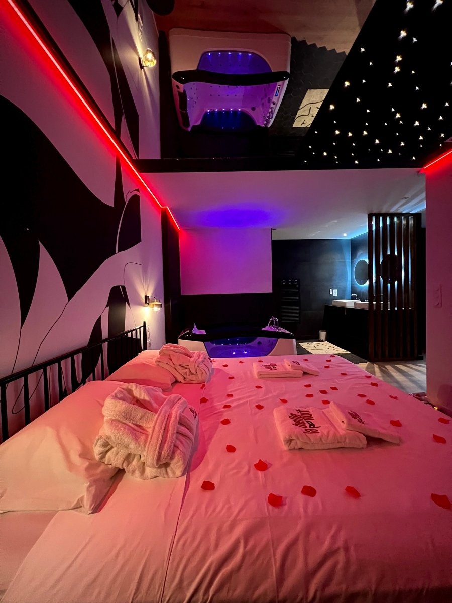 La Belle Nuit - Nuit Etoilée - Love’nSpa - weekend en amoureux, love rooms avec spa ou jacuzzi privatif4 de La Belle Nuit - Nuit Etoilée
