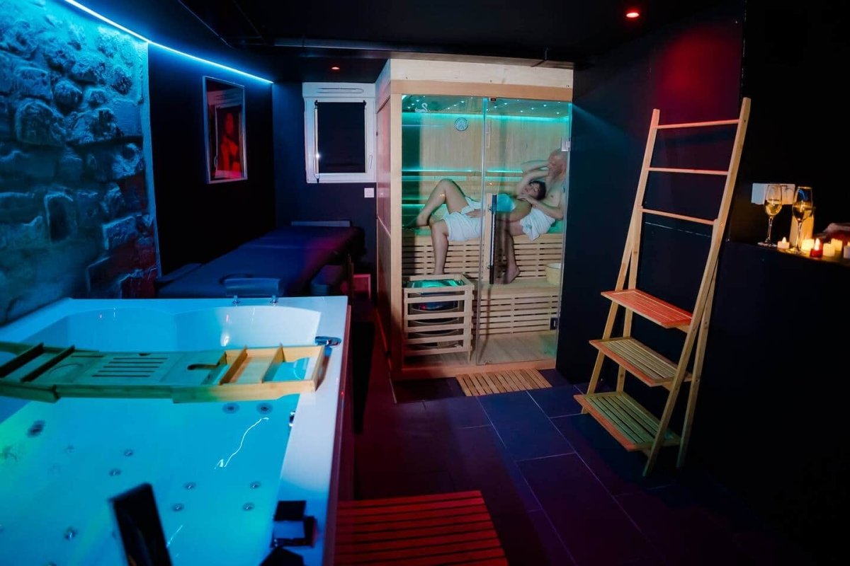 La Cachette Secrète - Love’nSpa - weekend en amoureux, love rooms avec spa ou jacuzzi privatifLa Cachette Secrète
