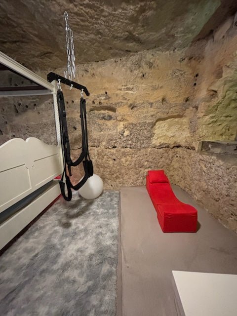 La Cave Secrète - Love’nSpa - weekend en amoureux, love rooms avec spa ou jacuzzi privatif12 de La Cave Secrète