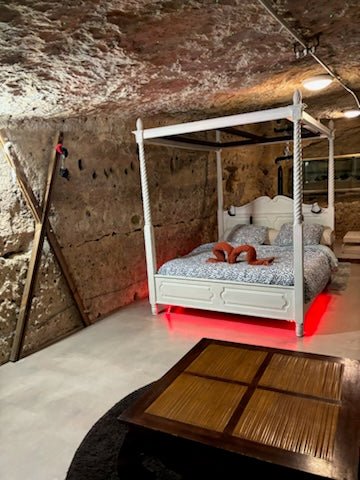 La Cave Secrète - Love’nSpa - weekend en amoureux, love rooms avec spa ou jacuzzi privatif10 de La Cave Secrète
