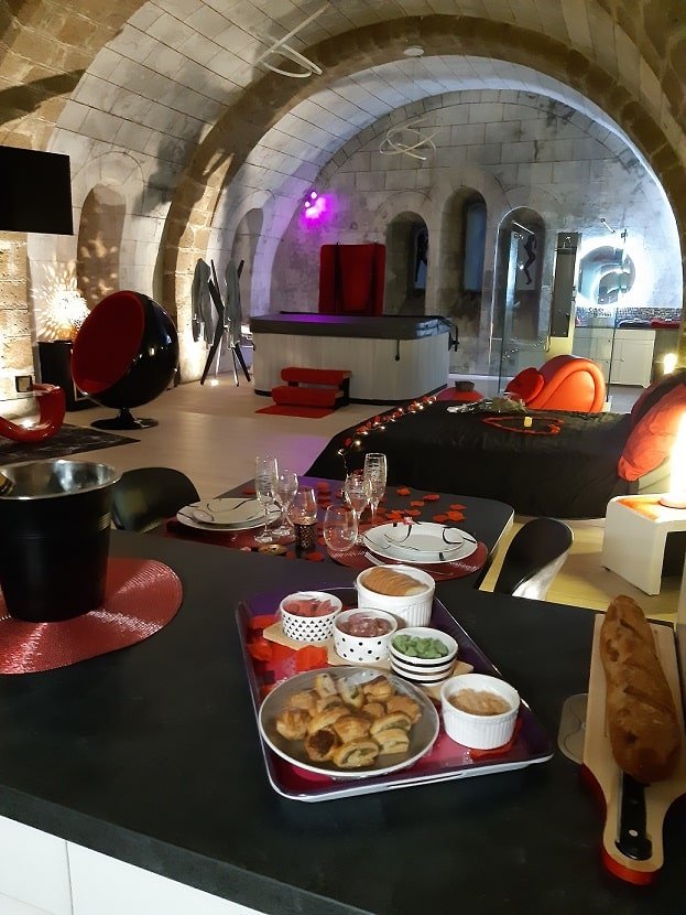 La Chapelle Aux Amoureux - Love’nSpa - weekend en amoureux, love rooms avec spa ou jacuzzi privatif8 de La Chapelle Aux Amoureux