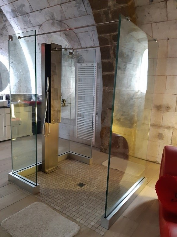 La Chapelle Aux Amoureux - Love’nSpa - weekend en amoureux, love rooms avec spa ou jacuzzi privatif3 de La Chapelle Aux Amoureux
