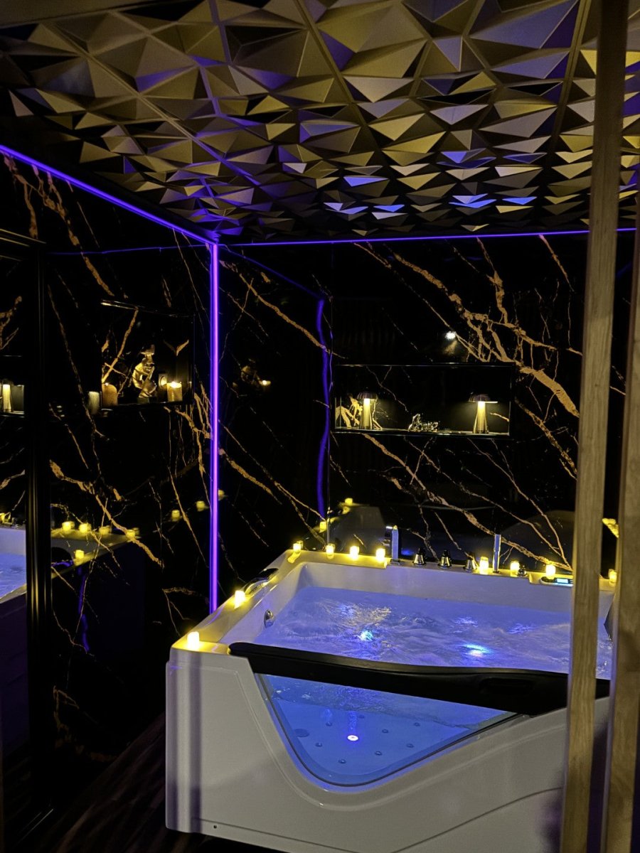 La Clef des Secrets - Love’nSpa - weekend en amoureux, love rooms avec spa ou jacuzzi privatif2 de La Clef des Secrets