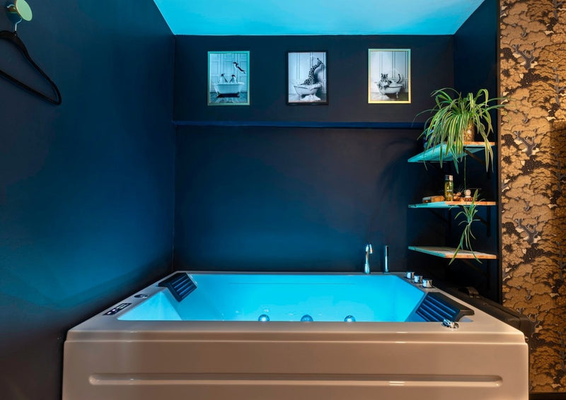 La Discrète - Love’nSpa - weekend en amoureux, love rooms avec spa ou jacuzzi privatif1 de La Discrète