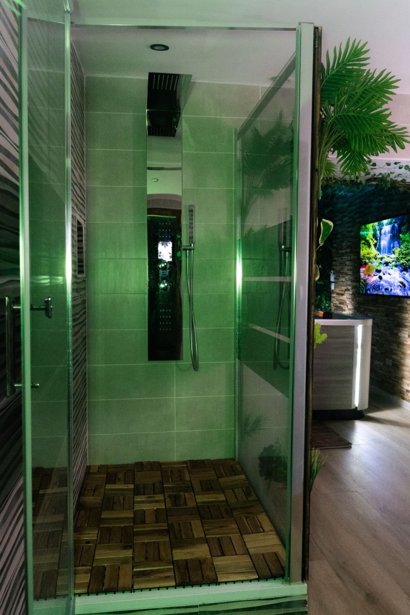 La Jungleroom - Love’nSpa - weekend en amoureux, love rooms avec spa ou jacuzzi privatif11 de La Jungleroom