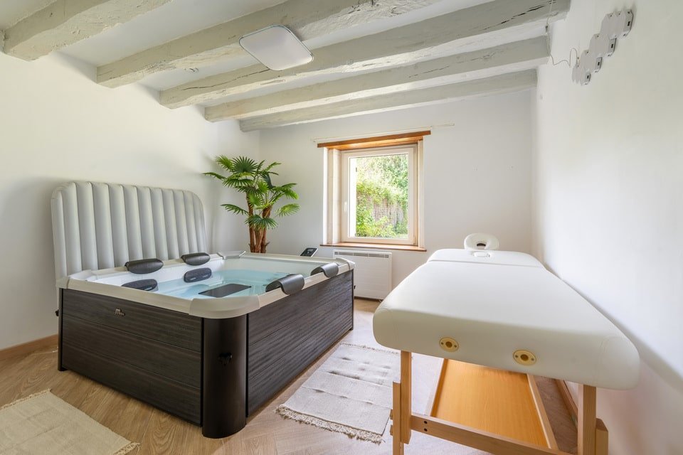 La Longère - Love’nSpa - weekend en amoureux, love rooms avec spa ou jacuzzi privatif1 de La Longère