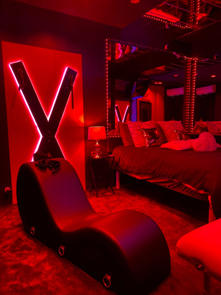 la lovecoquine chez loveroom Toulon - Love’nSpa - weekend en amoureux, love rooms avec spa ou jacuzzi privatifla lovecoquine chez loveroom Toulon