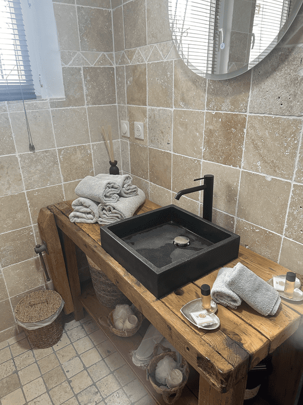 LA MAISON DES PLAISIRS - Love’nSpa - weekend en amoureux, love rooms avec spa ou jacuzzi privatif26 de LA MAISON DES PLAISIRS