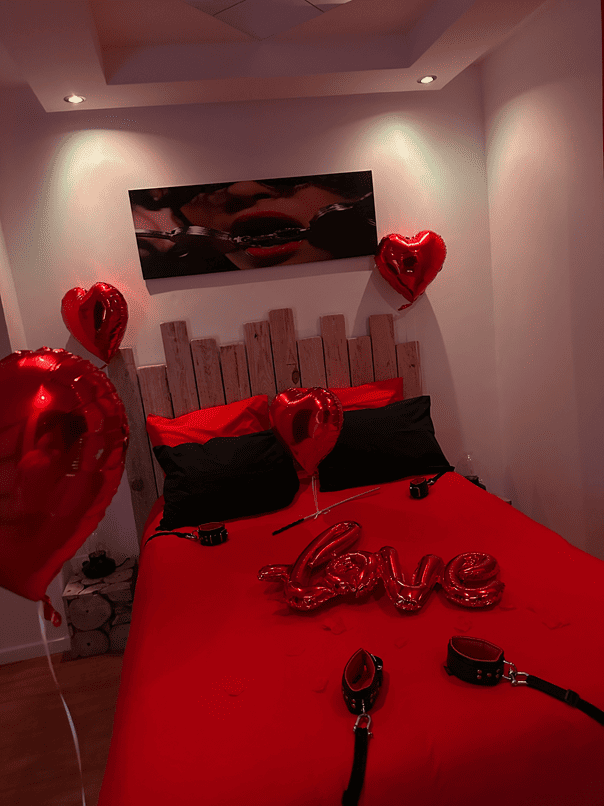 LA MAISON DES PLAISIRS - Love’nSpa - weekend en amoureux, love rooms avec spa ou jacuzzi privatif18 de LA MAISON DES PLAISIRS