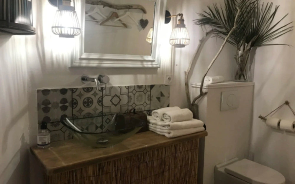 La Perle du Voyageur - Suite Carmarguaise - Love’nSpa - weekend en amoureux, love rooms avec spa ou jacuzzi privatif4 de La Perle du Voyageur - Suite Carmarguaise
