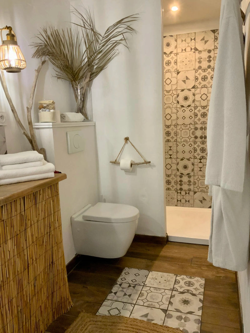 La Perle du Voyageur - Suite Carmarguaise - Love’nSpa - weekend en amoureux, love rooms avec spa ou jacuzzi privatif2 de La Perle du Voyageur - Suite Carmarguaise