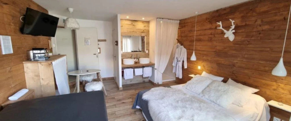 La Perle du Voyageur - Suite Scandinave - Love’nSpa - weekend en amoureux, love rooms avec spa ou jacuzzi privatif6 de La Perle du Voyageur - Suite Scandinave