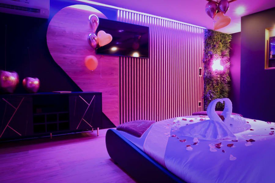 La Prestigieuse - Love’nSpa - weekend en amoureux, love rooms avec spa ou jacuzzi privatifLa Prestigieuse