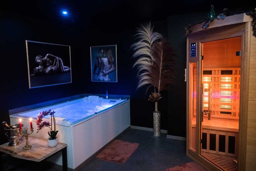 La Rose Médiévale - Love’nSpa - weekend en amoureux, love rooms avec spa ou jacuzzi privatif11 de La Rose Médiévale