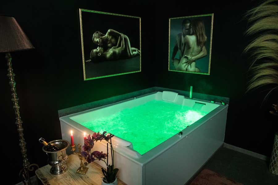 La Rose Médiévale - Love’nSpa - weekend en amoureux, love rooms avec spa ou jacuzzi privatif7 de La Rose Médiévale