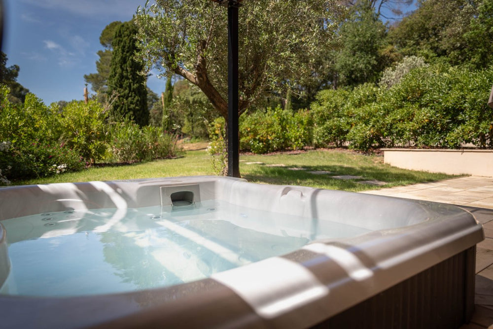 La Roseraie, gîte romantique avec jacuzzi - Love’nSpa - weekend en amoureux, love rooms avec spa ou jacuzzi privatif5 de La Roseraie, gîte romantique avec jacuzzi