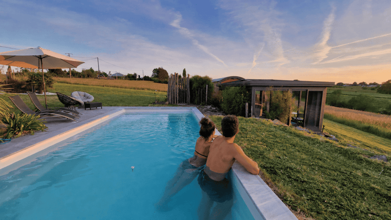 La Roulotte Kamadéva by Cath & Sens - Love’nSpa - weekend en amoureux, love rooms avec spa ou jacuzzi privatif2 de La Roulotte Kamadéva by Cath & Sens