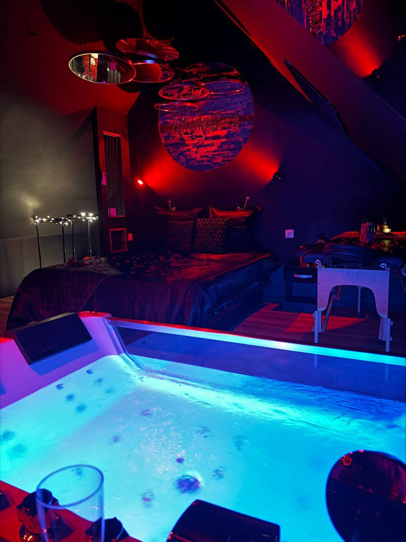 La Sainteny Touch - Love’nSpa - weekend en amoureux, love rooms avec spa ou jacuzzi privatif1 de La Sainteny Touch