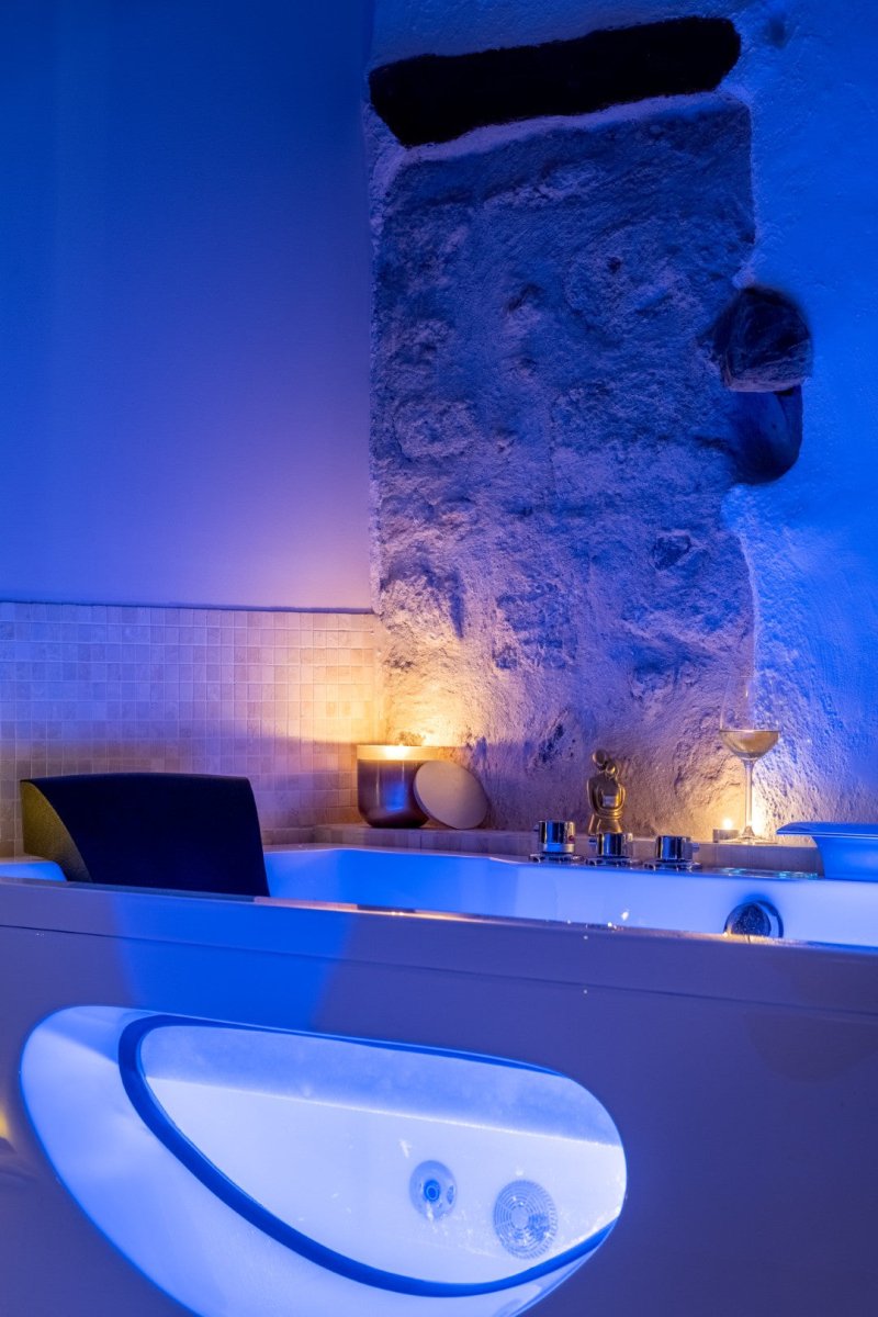 La sensuelle - Love’nSpa - weekend en amoureux, love rooms avec spa ou jacuzzi privatif11 de La sensuelle