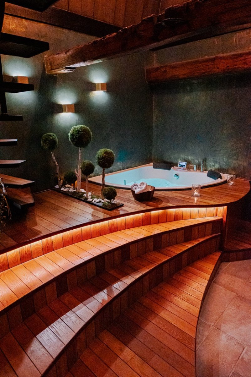 LA SUITE - Love’nSpa - weekend en amoureux, love rooms avec spa ou jacuzzi privatif7 de LA SUITE
