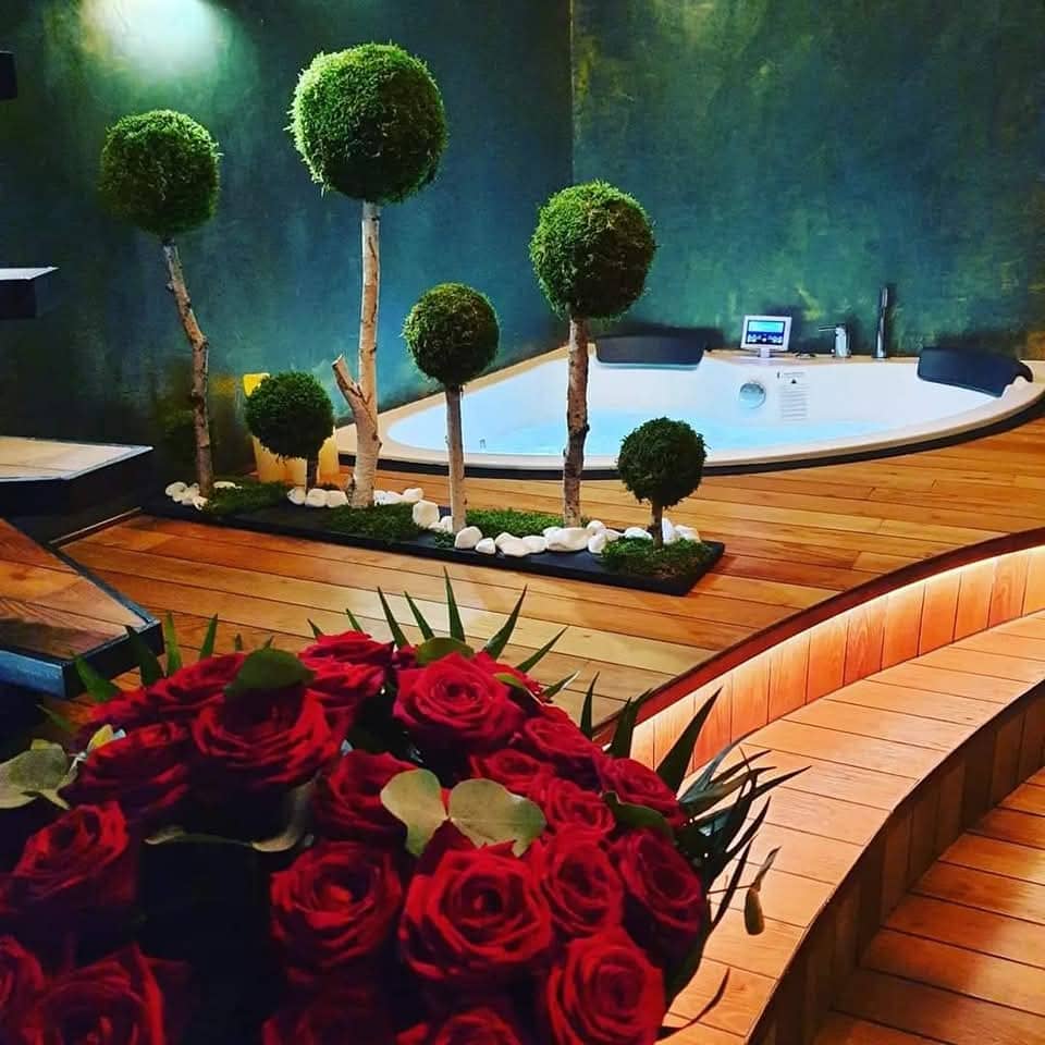 LA SUITE - Love’nSpa - weekend en amoureux, love rooms avec spa ou jacuzzi privatif2 de LA SUITE
