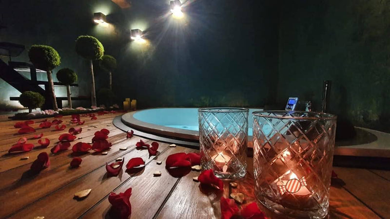 LA SUITE - Love’nSpa - weekend en amoureux, love rooms avec spa ou jacuzzi privatif3 de LA SUITE
