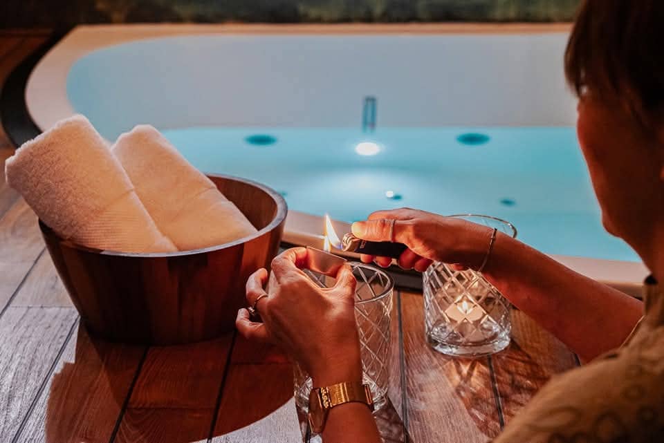 LA SUITE - Love’nSpa - weekend en amoureux, love rooms avec spa ou jacuzzi privatif9 de LA SUITE